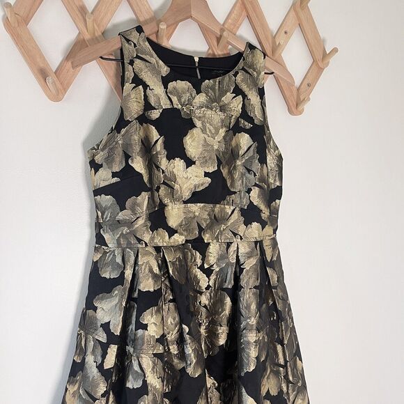 Ann Taylor Factory Sz 10 Black Gold Foil Floral Sleeveless Dress Fit & Flare - Picture 3 of 8